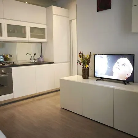 Apartament Metro A Modern